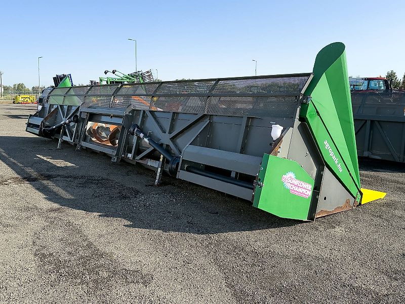 Ziegler Sunflower Champion 12R John Deere 12 row sunflower header, 75 cm row distance, for John Deere S and T combines
