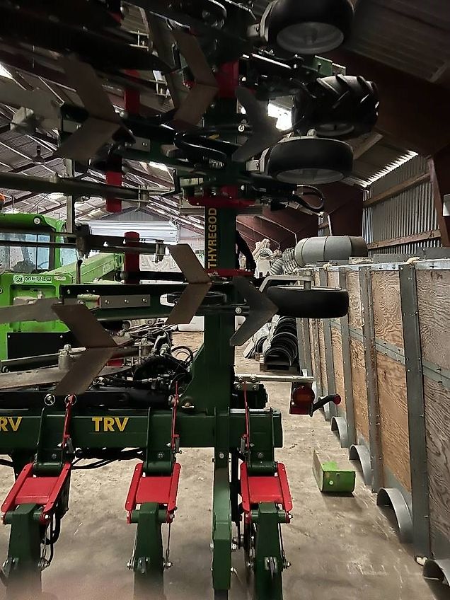 Thyregod TRV 12 rækket