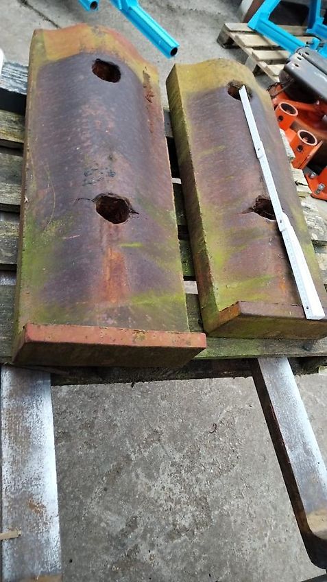 Amazone Howard Stützräder 500 mm mit Flanschplatte Stützräder mit Halterungen Befstigungsmaterial zur exaktren Tiefenführung von Stützrädern geschraubter Grubberstil passen für Howard Grubber Ballastplatten Koffergewichte
