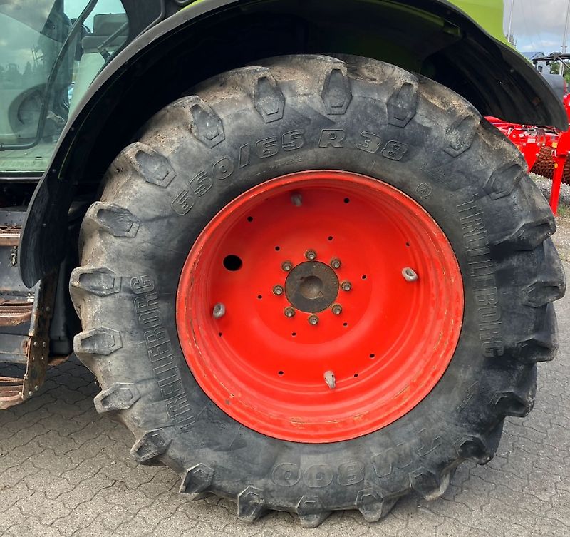 Claas ARION 640 CIS HEXASHIFT