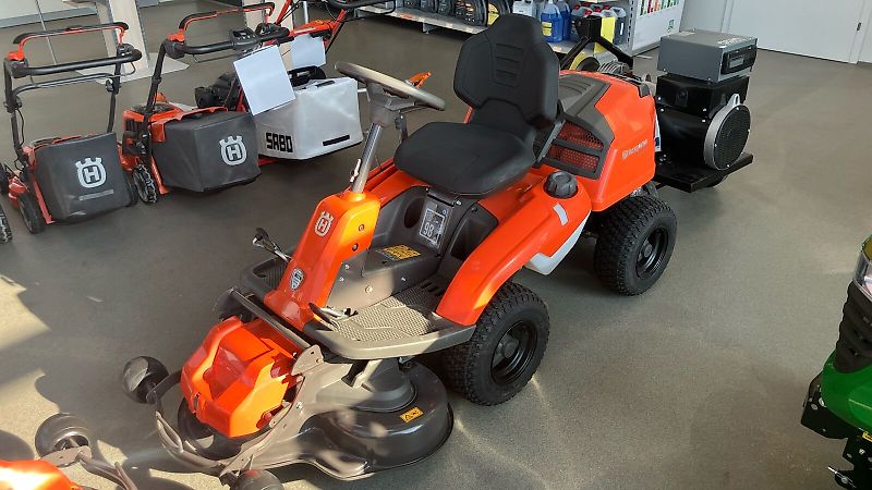 Husqvarna R 214TC