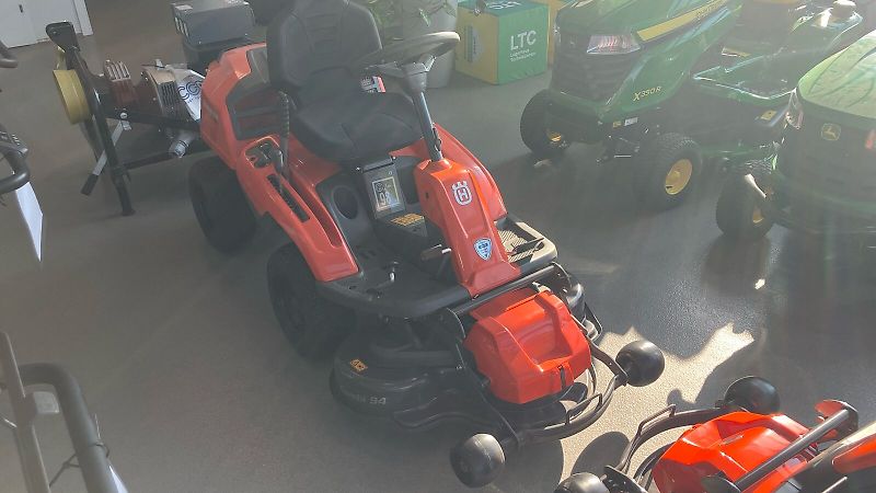 Husqvarna R 214TC