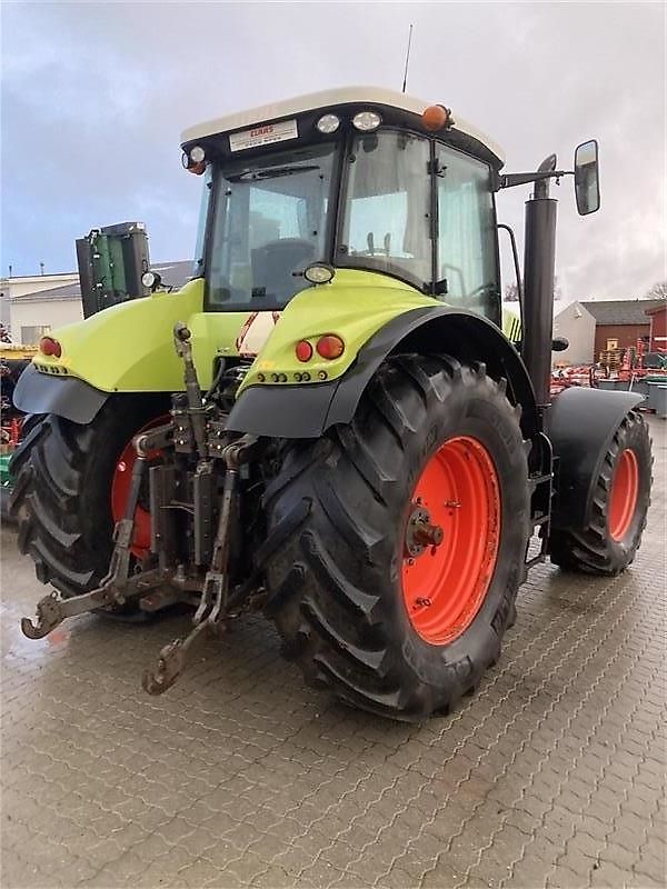Claas Axion 810 Cebis Hexashift, frontlift