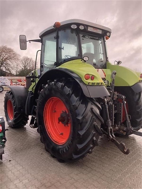 Claas Axion 810 Cebis Hexashift, frontlift