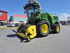 John Deere 8600