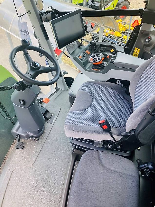 Claas XERION 5000 TRAC TS