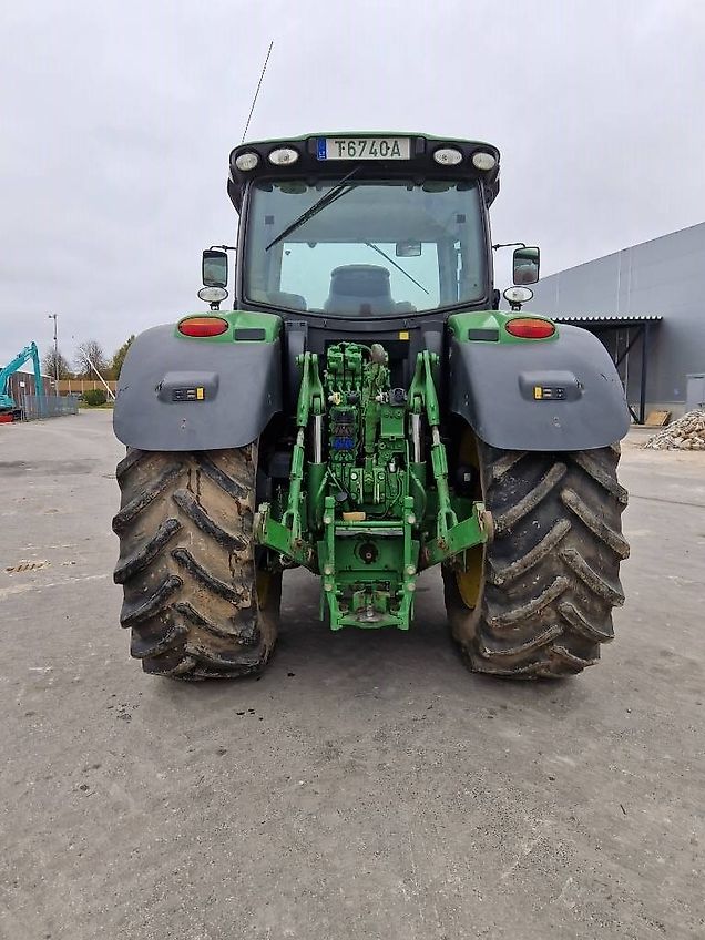 John Deere 6215 R