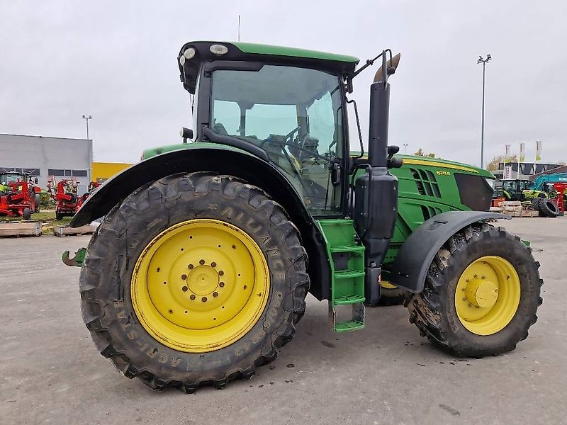 John Deere 6215 R