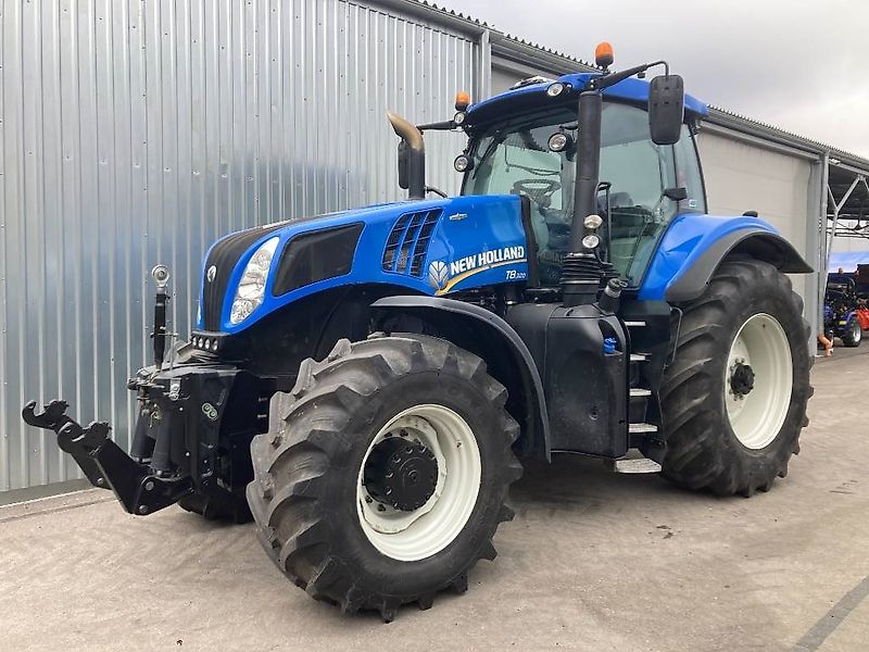 New Holland T 8.320 AC