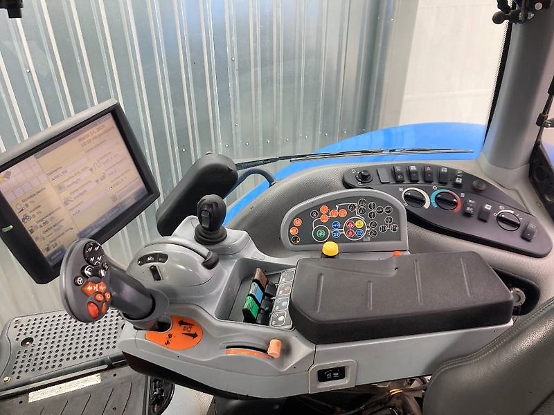 New Holland T 8.320 AC