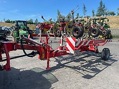 Pöttinger Hit 10.11T Trailed Tedder