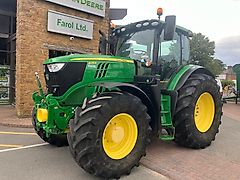 John Deere 6215R