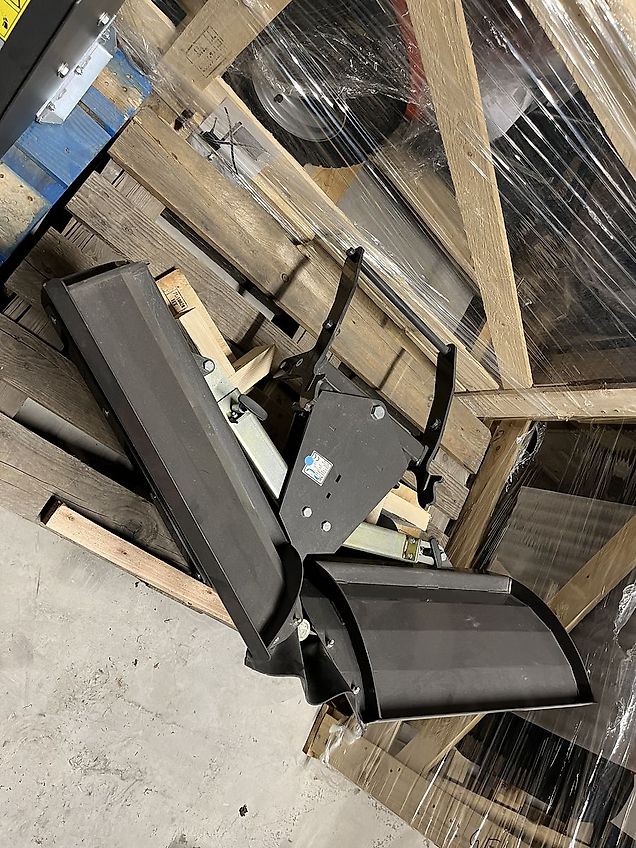 Husqvarna V-Schild für 418 / 422 / 524 Serie Rider