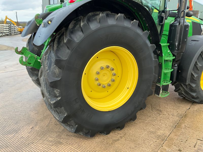 John Deere 6215R Tractor (ST24923)