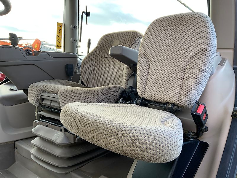 John Deere 6215R Tractor (ST24923)