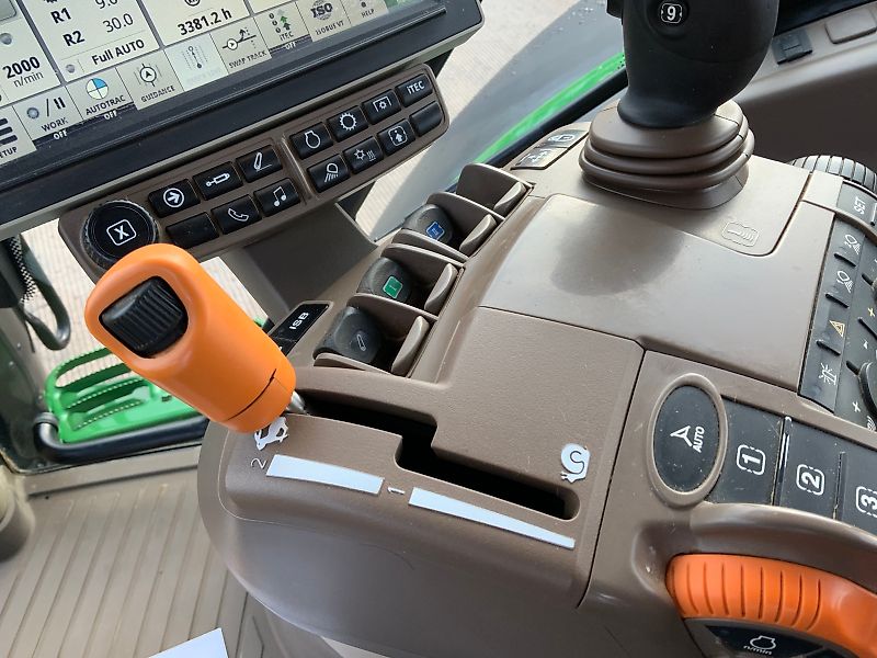 John Deere 6215R Tractor (ST24923)