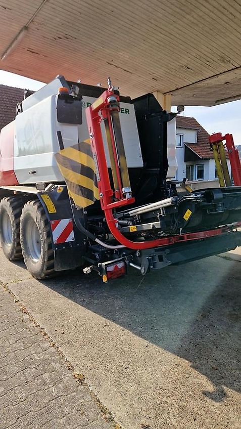 Pöttinger Rundballenpresse Presswickelkombination IMPRESS 3190