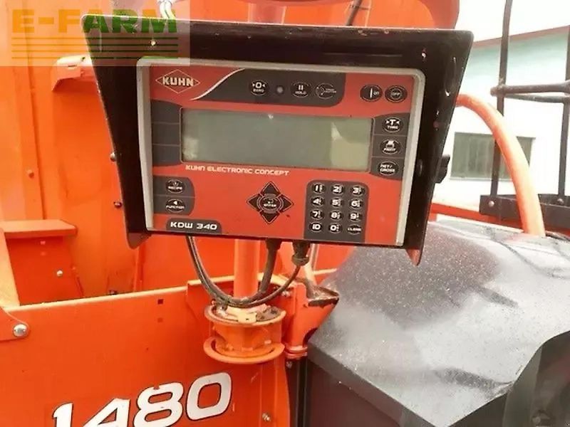 Kuhn profile 1480 futtermischwagen gezogen