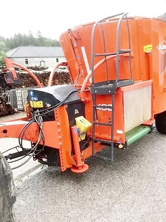 Kuhn profile 1480 futtermischwagen gezogen