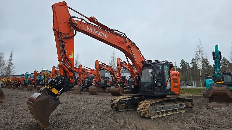 Hitachi ZX 225USLC-6
