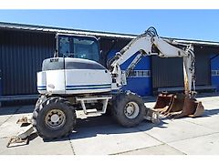 Komatsu PW 98MR Compact mobiele kraan