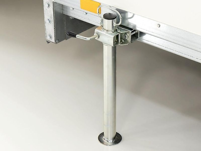 Blyss Kofferanhänger 146x304cm Höhe:180 1,3t|Rampe|Tür|2 Fenster