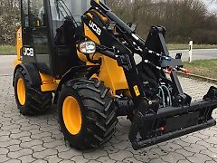 JCB 403 Agri Plus