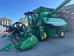 John Deere T560 COMBINE