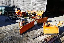 9 Stück Winterdienstgeräte 9500 Euro