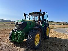 John Deere 6195M